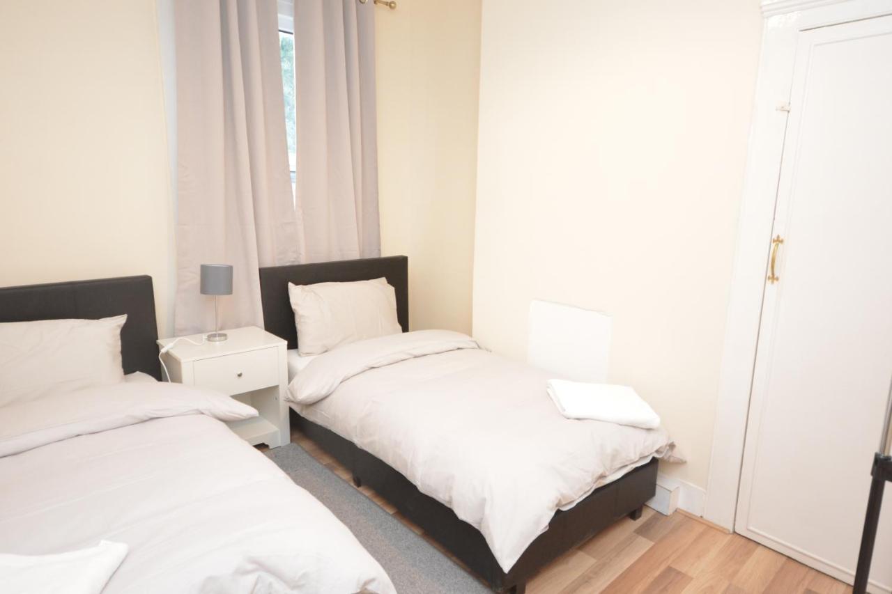 Cheerful 4 Bedroom House In Greater London Ngoại thất bức ảnh