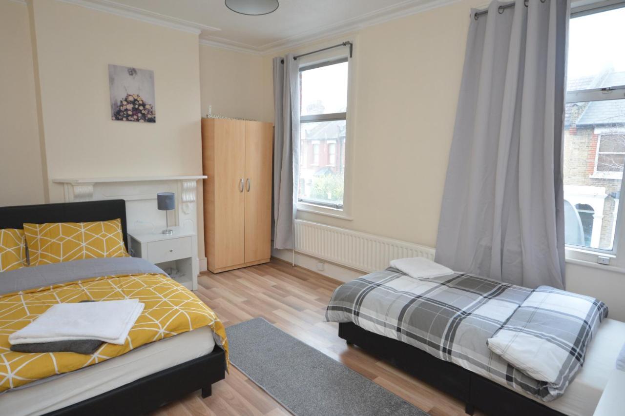 Cheerful 4 Bedroom House In Greater London Ngoại thất bức ảnh