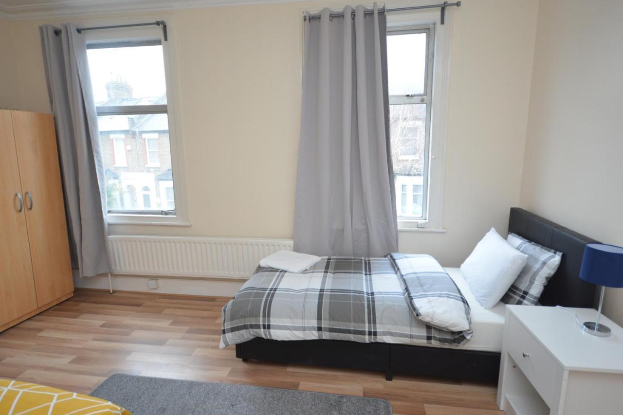Cheerful 4 Bedroom House In Greater London Ngoại thất bức ảnh