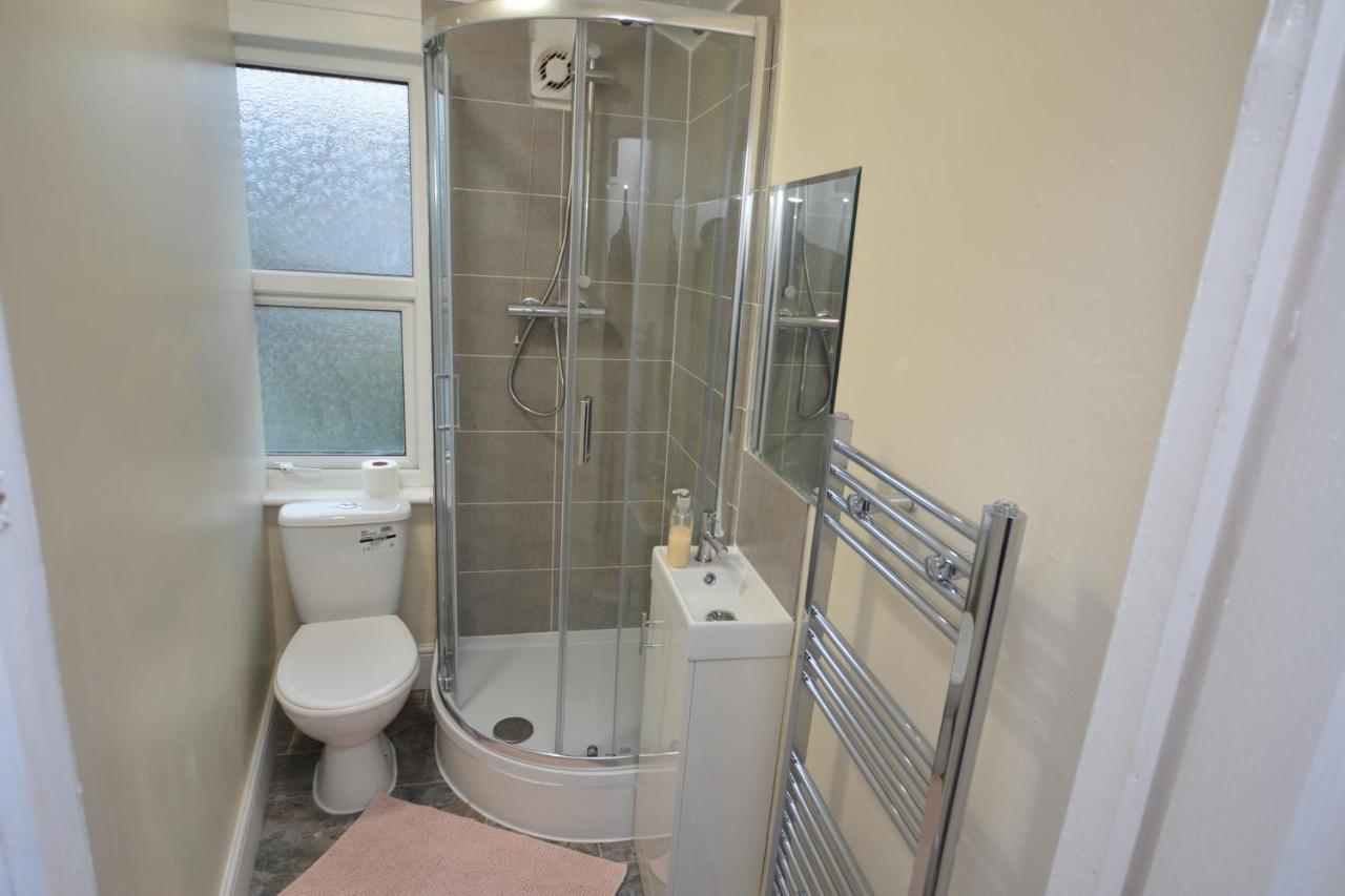 Cheerful 4 Bedroom House In Greater London Ngoại thất bức ảnh